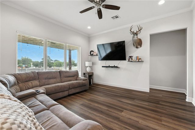 2862 Messenger Way, Bryan, TX 77803