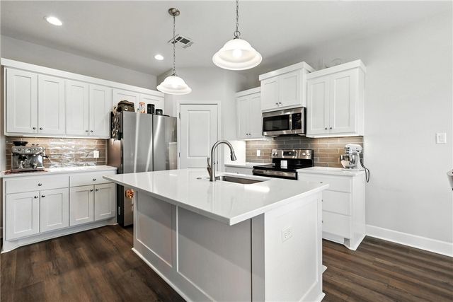 2862 Messenger Way, Bryan, TX 77803