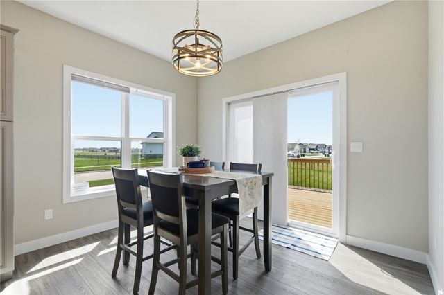 5754 Ridge Stone Ln, Marion, IA 52302