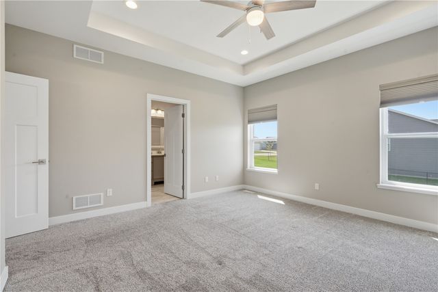 5754 Ridge Stone Ln, Marion, IA 52302