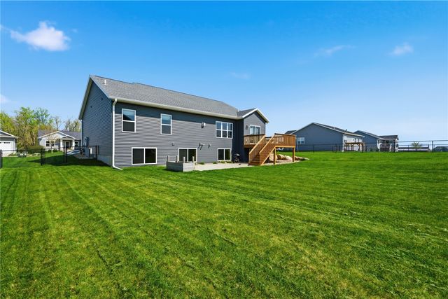 5754 Ridge Stone Ln, Marion, IA 52302