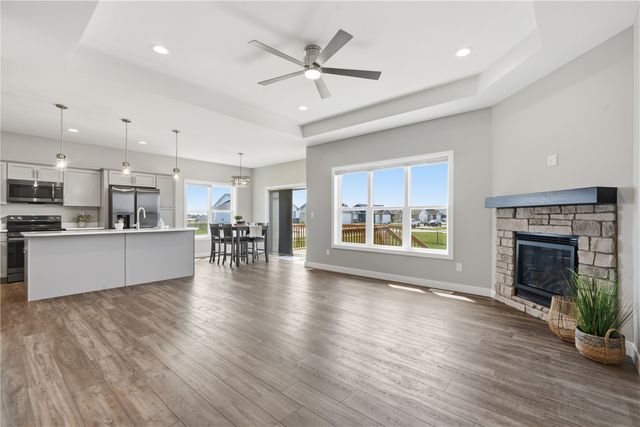 5754 Ridge Stone Ln, Marion, IA 52302