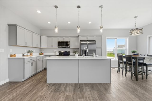 5754 Ridge Stone Ln, Marion, IA 52302