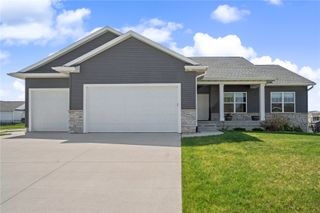 5754 Ridge Stone Ln, Marion, IA 52302