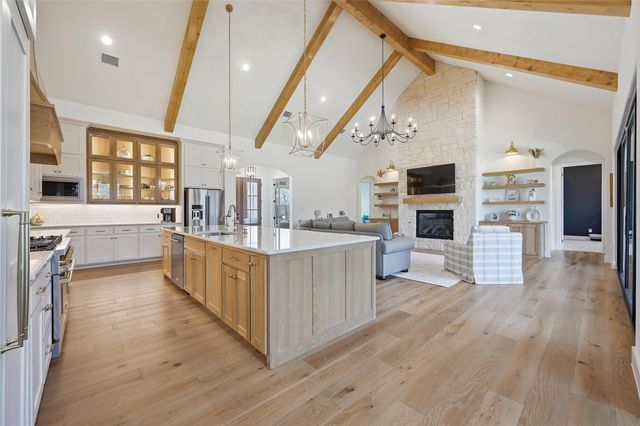 1033 Annabelles Avenue, Weatherford, TX 76087