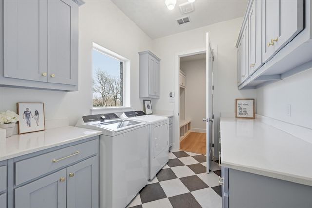 1033 Annabelles Avenue, Weatherford, TX 76087