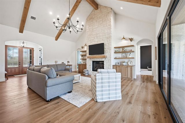 1033 Annabelles Avenue, Weatherford, TX 76087