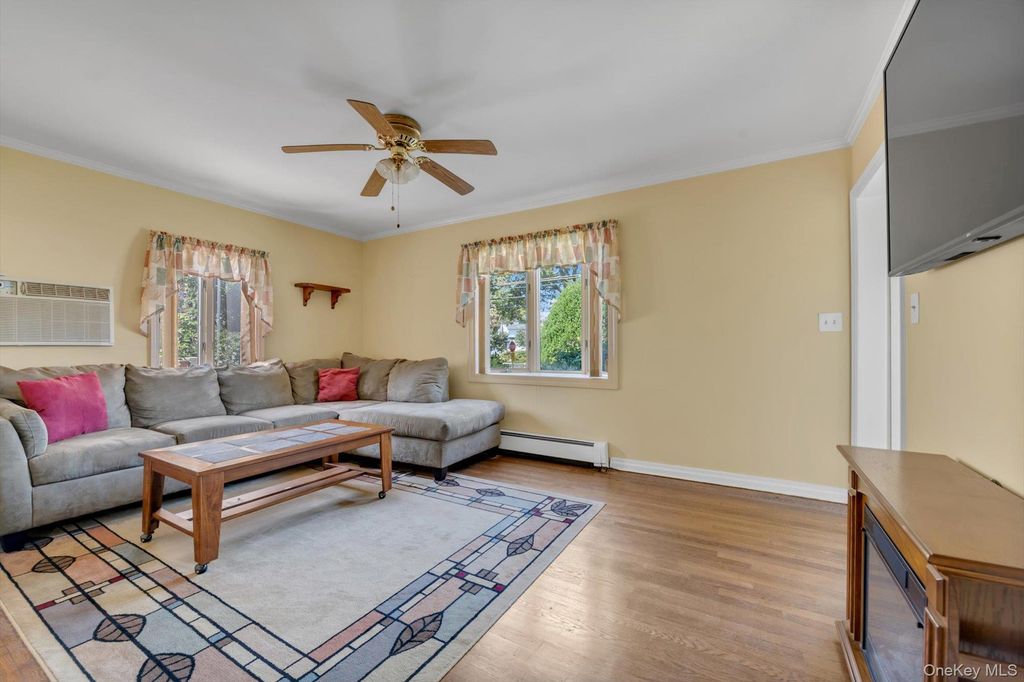 54 Sullivan Road, Farmingdale, NY 11735 — photo 3