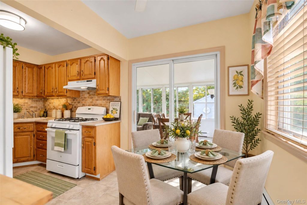 54 Sullivan Road, Farmingdale, NY 11735 — photo 5