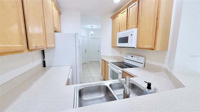 10424 KIPLINGER LANE 239, Orlando, FL 32829