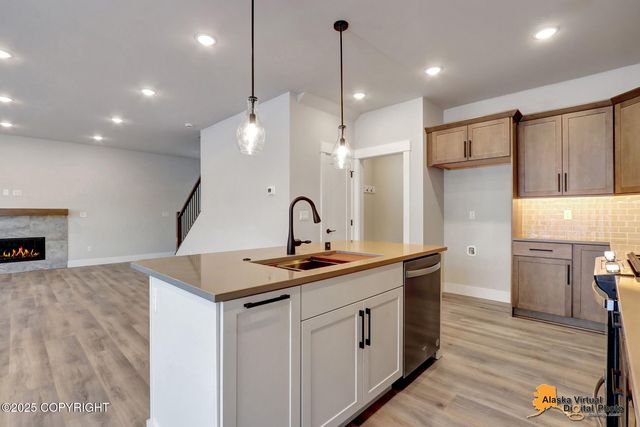 8803 Chalk Hill Loop, Anchorage, AK 99502