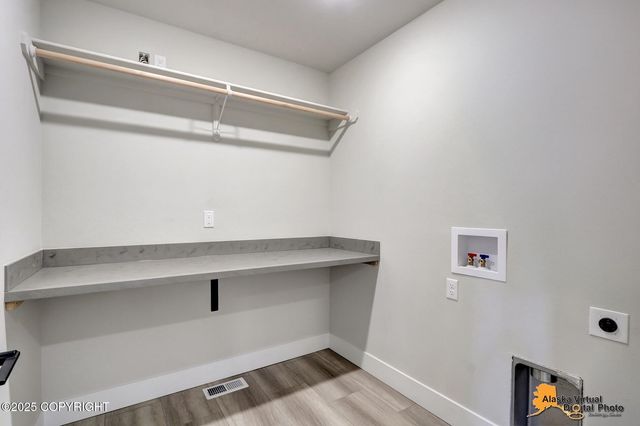 8803 Chalk Hill Loop, Anchorage, AK 99502