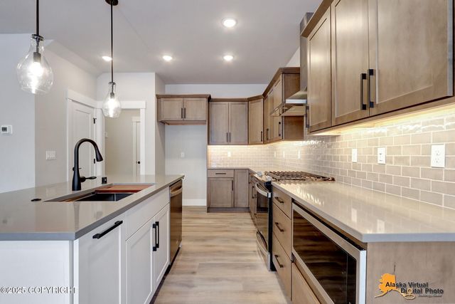 8803 Chalk Hill Loop, Anchorage, AK 99502