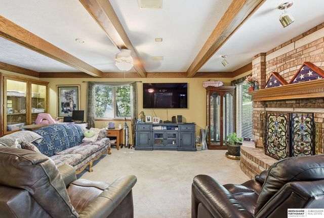 1017 N 129th Circle, Omaha, NE 68154