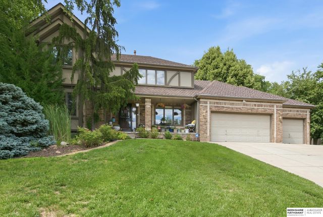 1017 N 129th Circle, Omaha, NE 68154