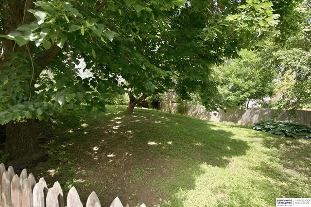 1017 N 129th Circle, Omaha, NE 68154