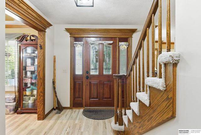 1017 N 129th Circle, Omaha, NE 68154