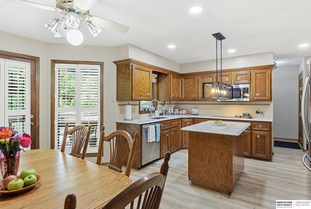 1017 N 129th Circle, Omaha, NE 68154