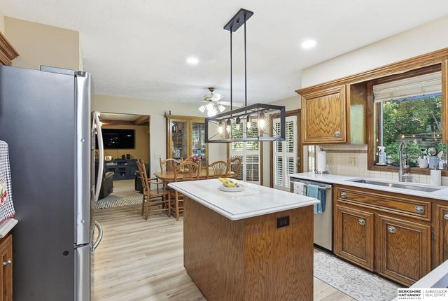 1017 N 129th Circle, Omaha, NE 68154