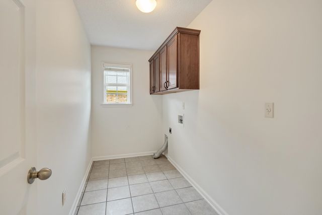115 LEWIS FAIRWAY CIR, Oakland, TN 38060