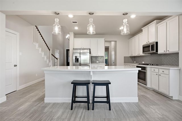 1717 Oakdale Mist Drive, Dickinson, TX 77539