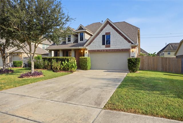 1717 Oakdale Mist Drive, Dickinson, TX 77539