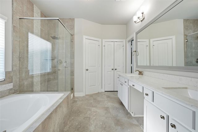 1717 Oakdale Mist Drive, Dickinson, TX 77539