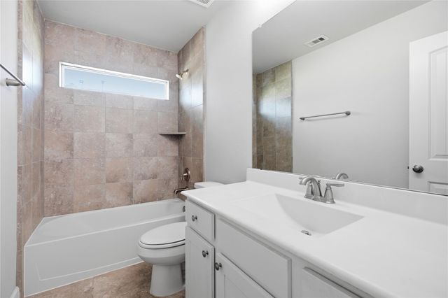 1717 Oakdale Mist Drive, Dickinson, TX 77539