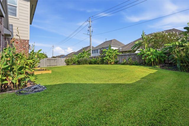 1717 Oakdale Mist Drive, Dickinson, TX 77539