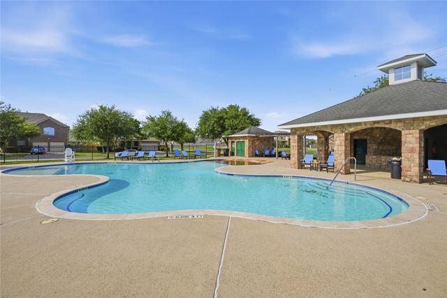 1717 Oakdale Mist Drive, Dickinson, TX 77539