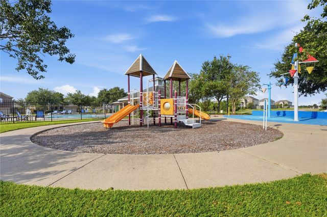 1717 Oakdale Mist Drive, Dickinson, TX 77539