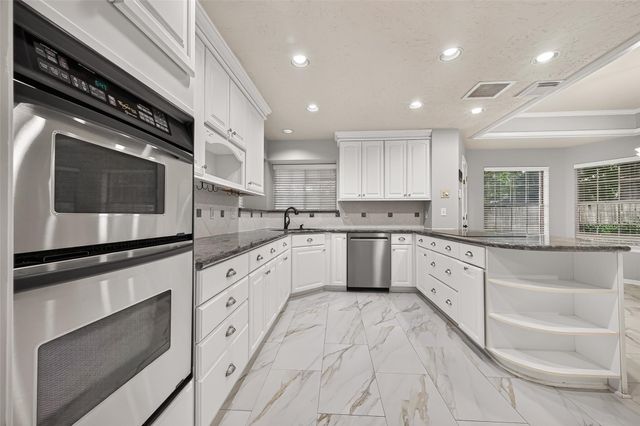 1422 N Yegua River Circle, Sugar Land, TX 77478