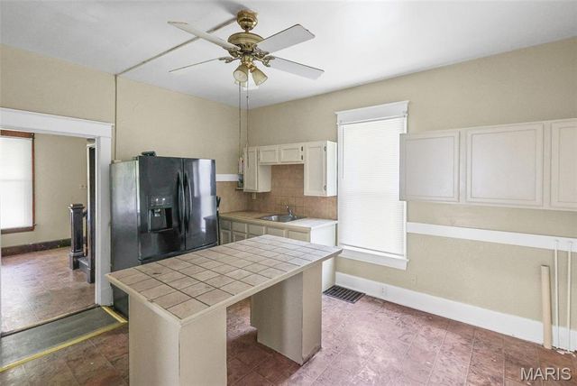 912 Tremont Street, Alton, IL 62002