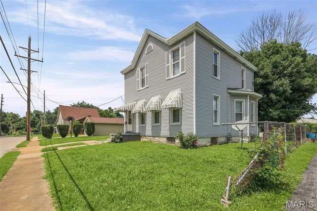 912 Tremont Street, Alton, IL 62002