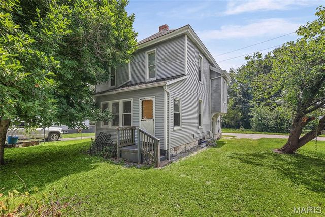 912 Tremont Street, Alton, IL 62002