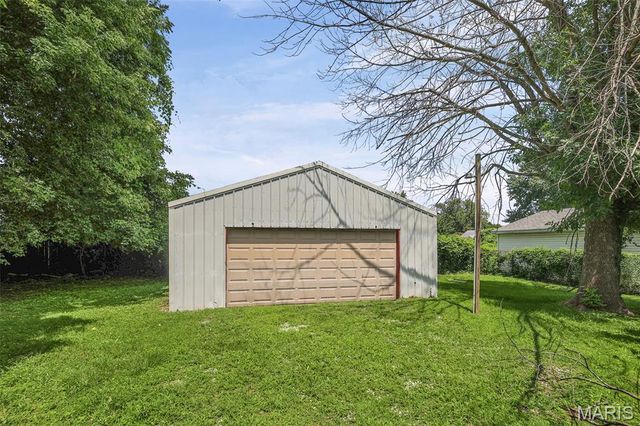 912 Tremont Street, Alton, IL 62002