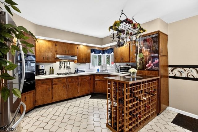 73 JAMES AVENUE, Clark Twp., NJ 07066
