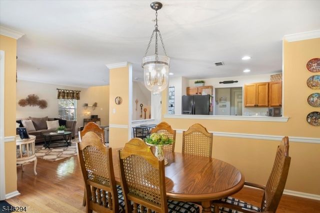 34 Ridge Dr, Pompton Lakes Boro, NJ 07442