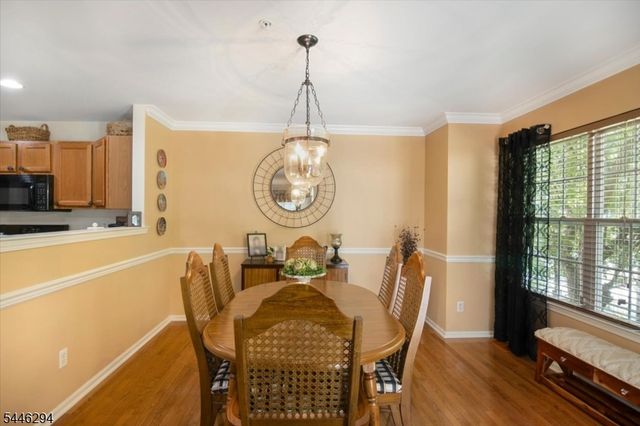 34 Ridge Dr, Pompton Lakes Boro, NJ 07442