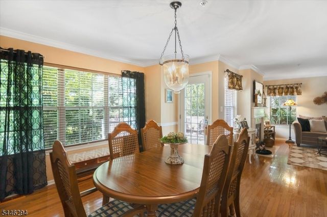 34 Ridge Dr, Pompton Lakes Boro, NJ 07442