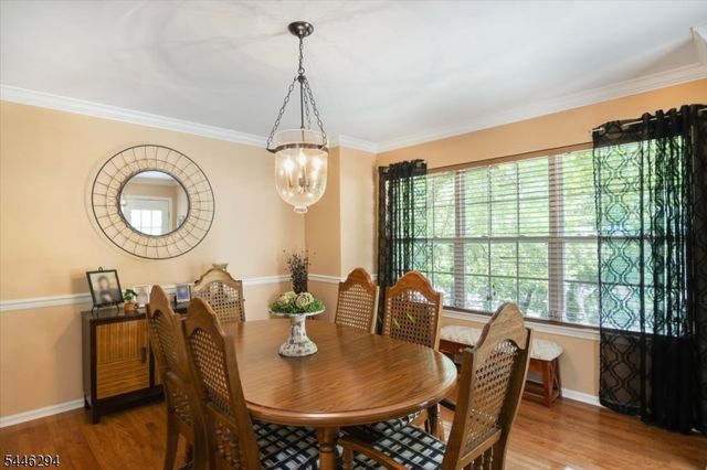 34 Ridge Dr, Pompton Lakes Boro, NJ 07442