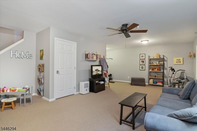 34 Ridge Dr, Pompton Lakes Boro, NJ 07442