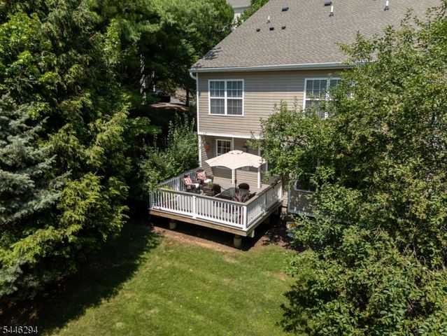 34 Ridge Dr, Pompton Lakes Boro, NJ 07442