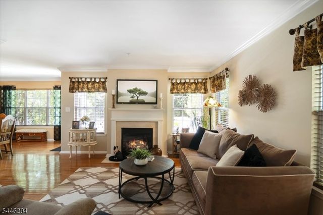 34 Ridge Dr, Pompton Lakes Boro, NJ 07442