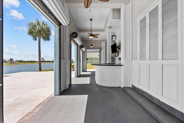 2000 Laguna Harbor Cove Boulevard, Port Bolivar, TX 77650