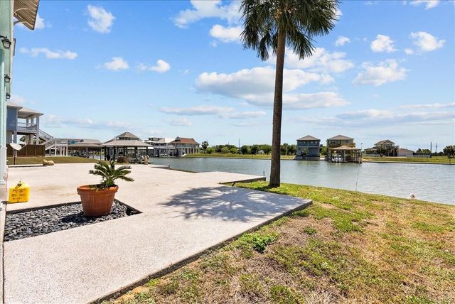 2000 Laguna Harbor Cove Boulevard, Port Bolivar, TX 77650