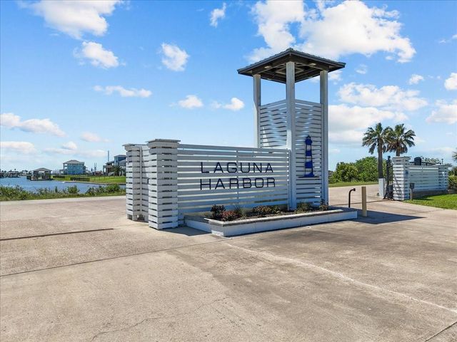 2000 Laguna Harbor Cove Boulevard, Port Bolivar, TX 77650
