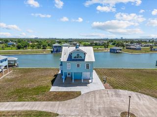 2000 Laguna Harbor Cove Boulevard, Port Bolivar, TX 77650