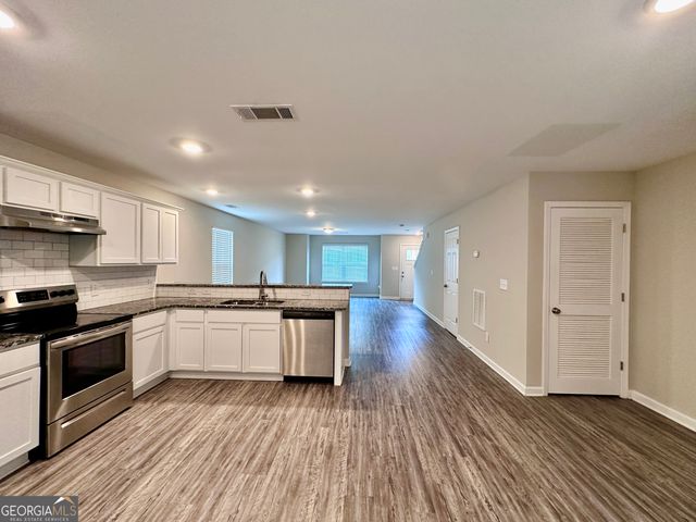 4458 Pinscher Street, Union City, GA 30291