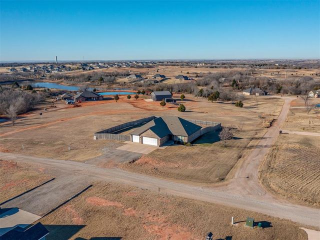 2172 County Street 2973, Blanchard, OK 73010
